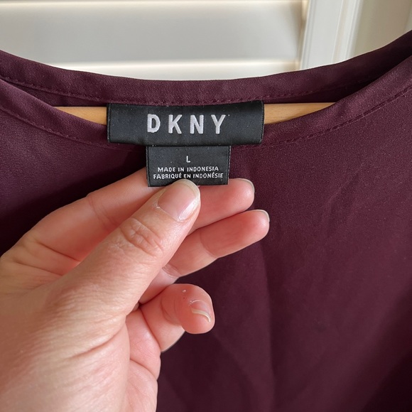 Plum coloured DKNY hi-lo sleeveless blouse - Picture 2 of 3